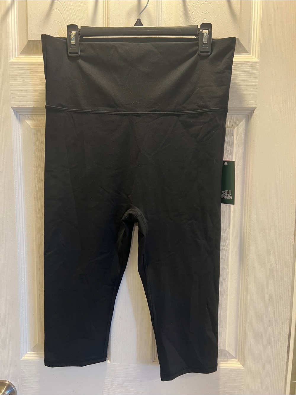 NWT wild fable Buttery Soft Black High-Waist Capri Leggings